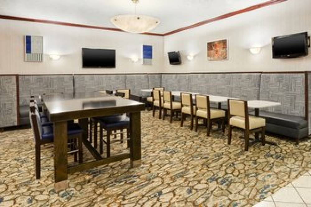 Crowne Plaza COLUMBUS NORTH- WORTHINGTON 10