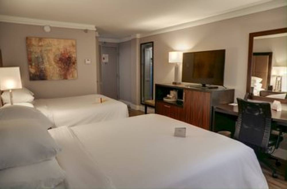 CROWNE PLAZA DTWN UNIV BY IHG 7