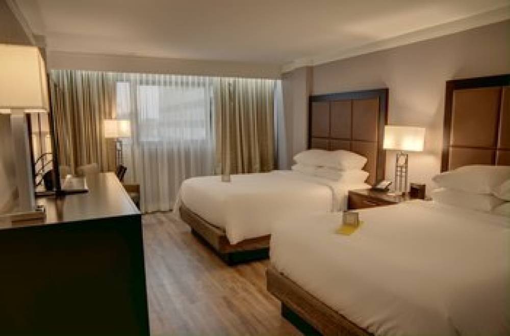 CROWNE PLAZA DTWN UNIV BY IHG 6