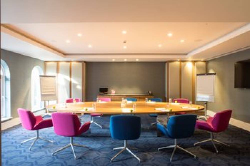 CROWNE PLAZA GERRARDS CROSS 3