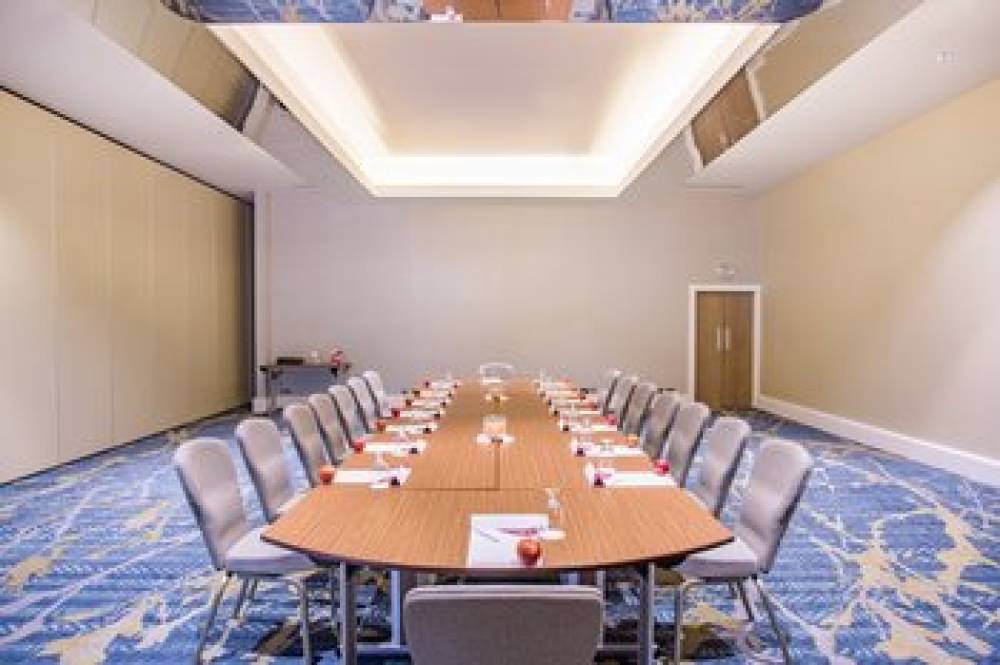 CROWNE PLAZA GERRARDS CROSS 8
