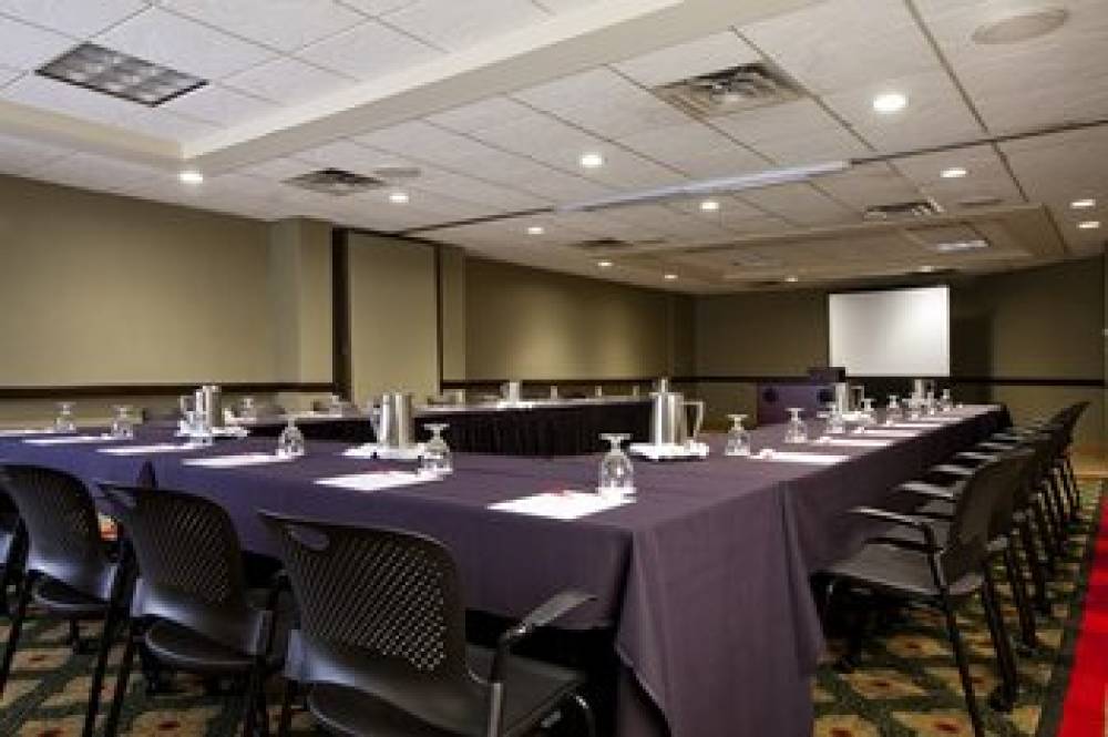 CROWNE PLAZA AIRPORT BY IHG 5