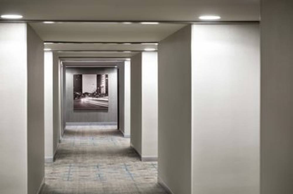 CROWNE PLAZA MIDTOWN 9