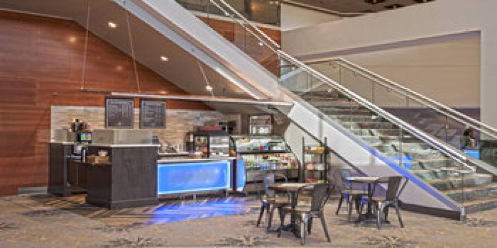 CROWNE PLAZA MSP AIRPORT MALL 2