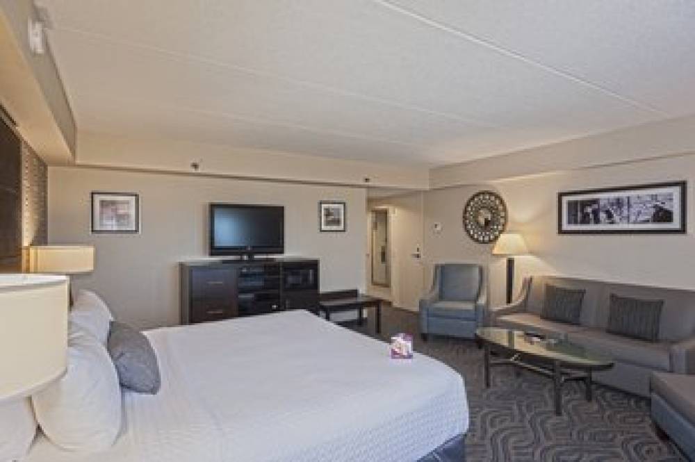 CROWNE PLAZA MSP AIRPORT MALL 6