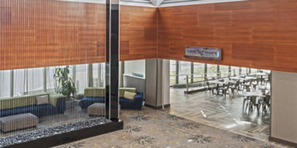 CROWNE PLAZA MSP AIRPORT MALL 9