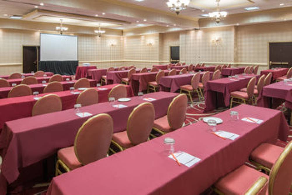 CROWNE PLAZA NEWARK INTL ARPT BY IH 5