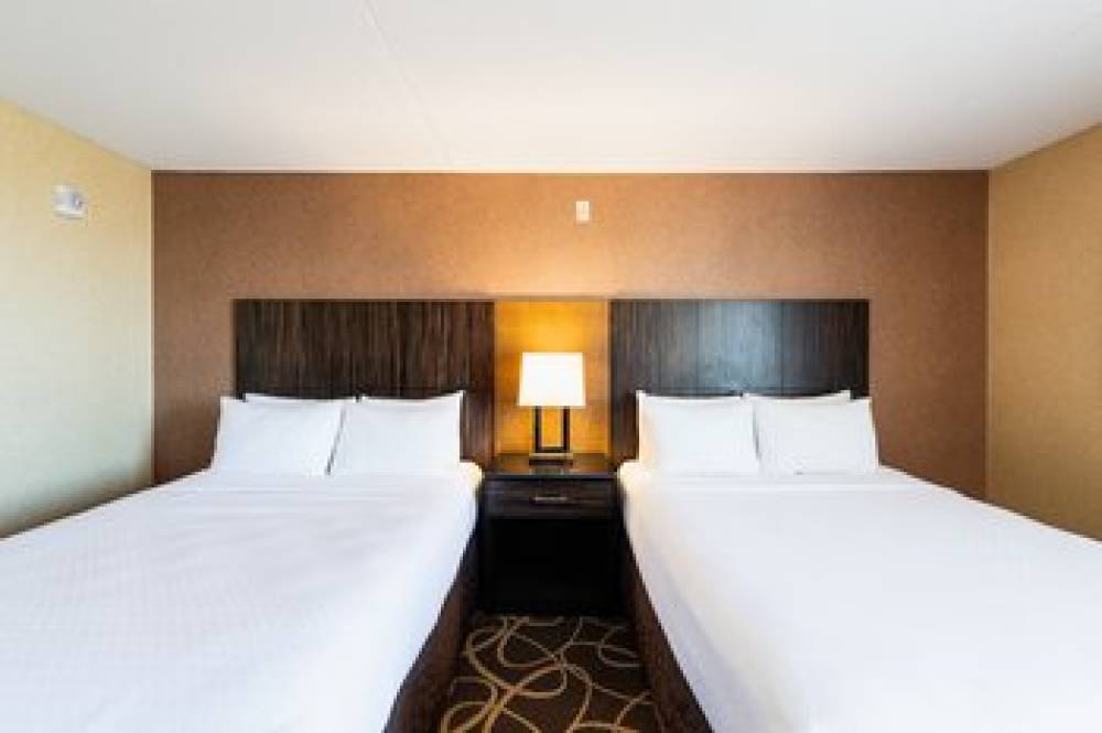CROWNE PLAZA NEWARK INTL ARPT BY IH 4