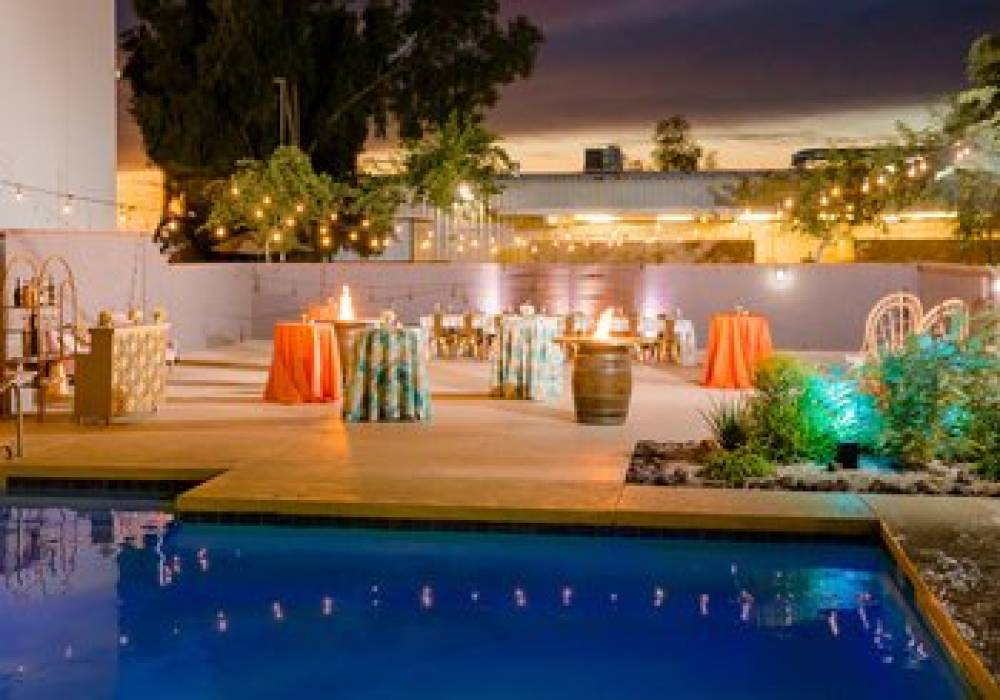 CROWNE PLAZA PHX AIRPORT BY IHG 2