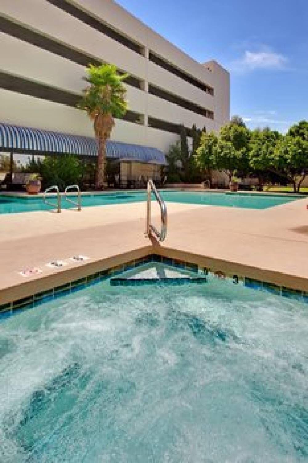 CROWNE PLAZA PHX AIRPORT BY IHG 5