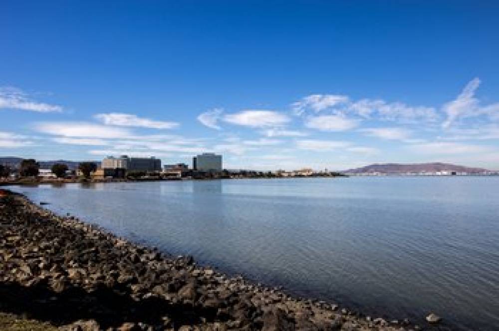 CROWNE PLAZA ARPT BURLINGAME 10