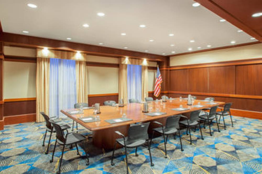 Crowne Plaza SPRINGFIELD - CONVENTION CTR 10