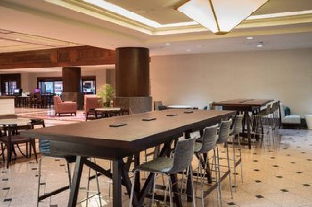 Crowne Plaza SPRINGFIELD - CONVENTION CTR 8
