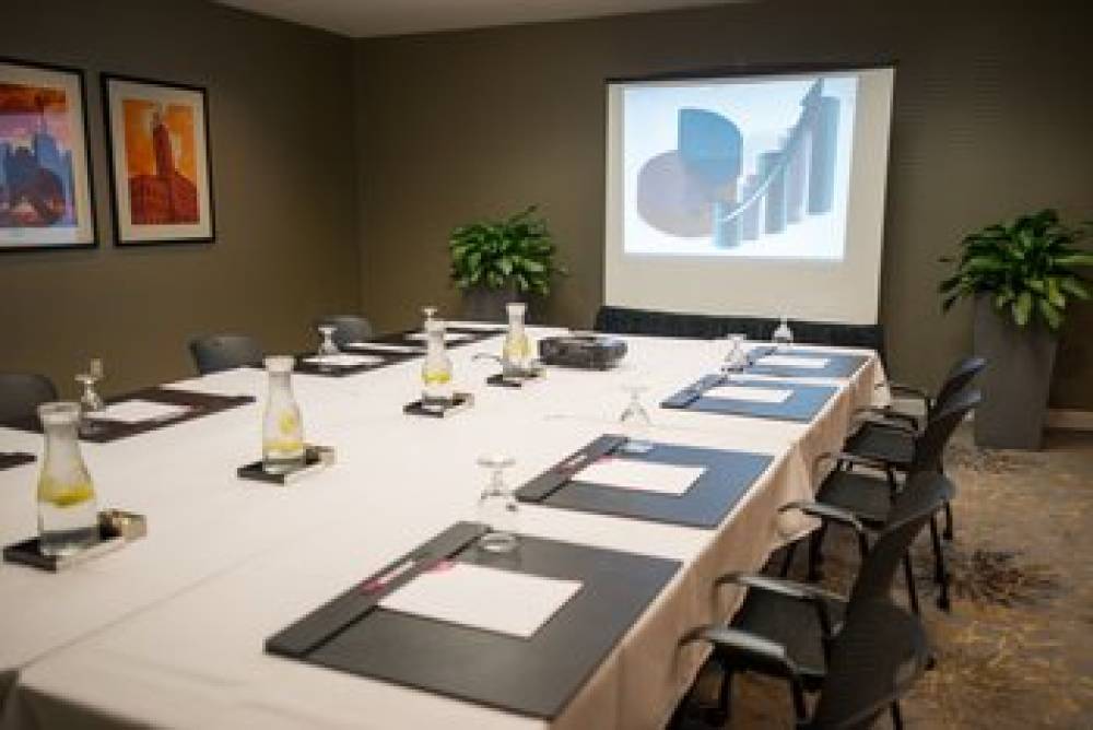 CROWNE PLAZA MSP AIRPORT MALL BY IH 4