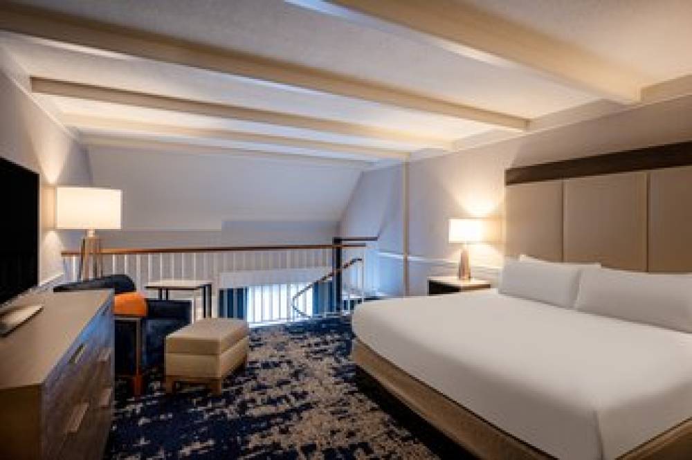 CROWNE PLAZA THE DESMOND HOTEL BY I 5