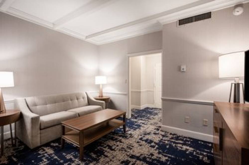 CROWNE PLAZA THE DESMOND HOTEL BY I 3
