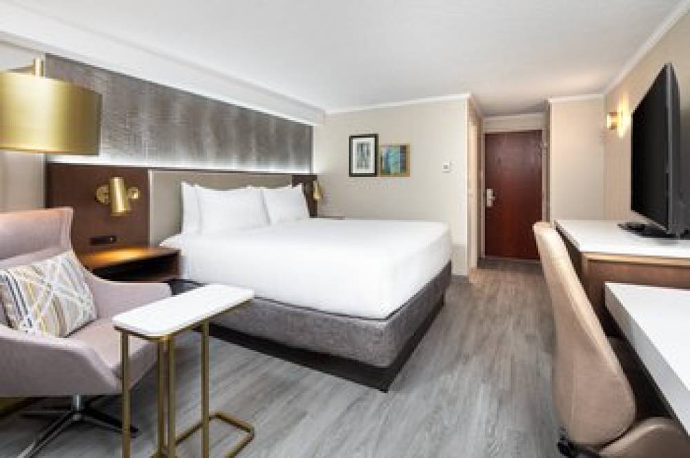 CROWNE PLAZA AIRPORT 5