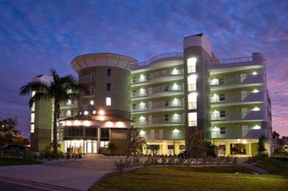 CRYSTAL PALMS BEACH RESORT 4