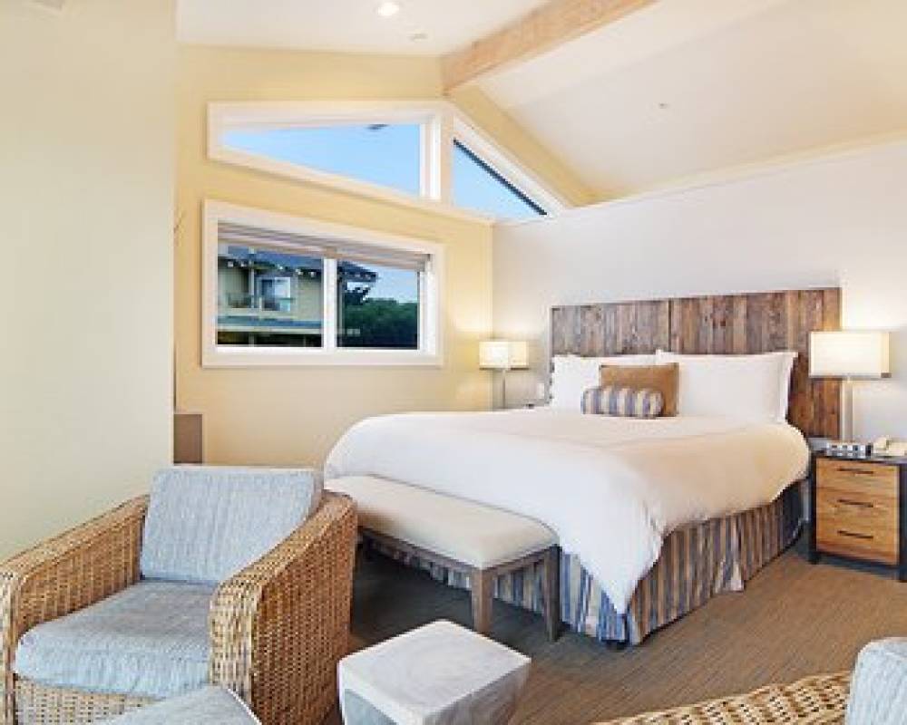 CYPRESS INN 3