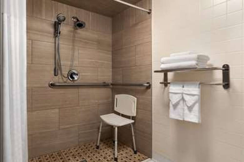 Days Hotel By Wyndham Allentown Airport / Lehigh Valley 10