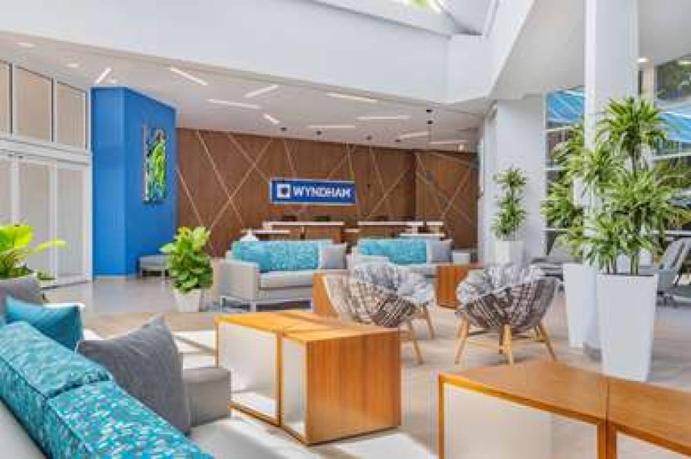 DAYS HOTEL BY WYNDHAM CELEBRATION 6