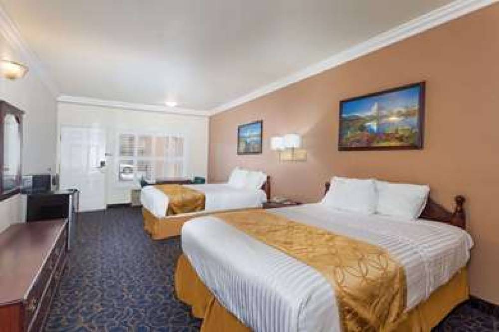 DAYS INN AND SUITES SOUTH GATE 9