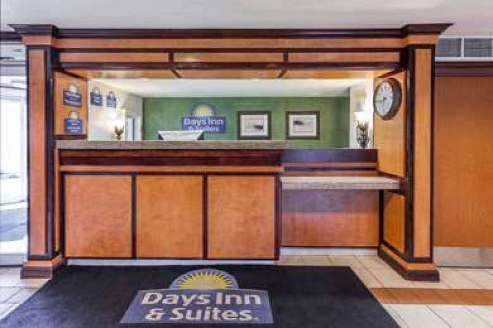 DAYS INN AND SUITES WARREN 2