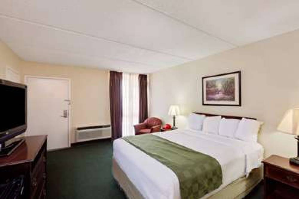 DAYS INN BAY CITY 6