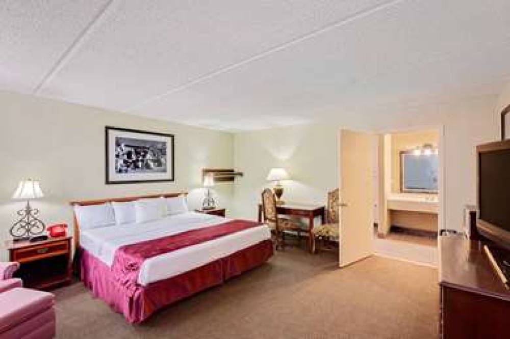 DAYS INN BAY CITY 3
