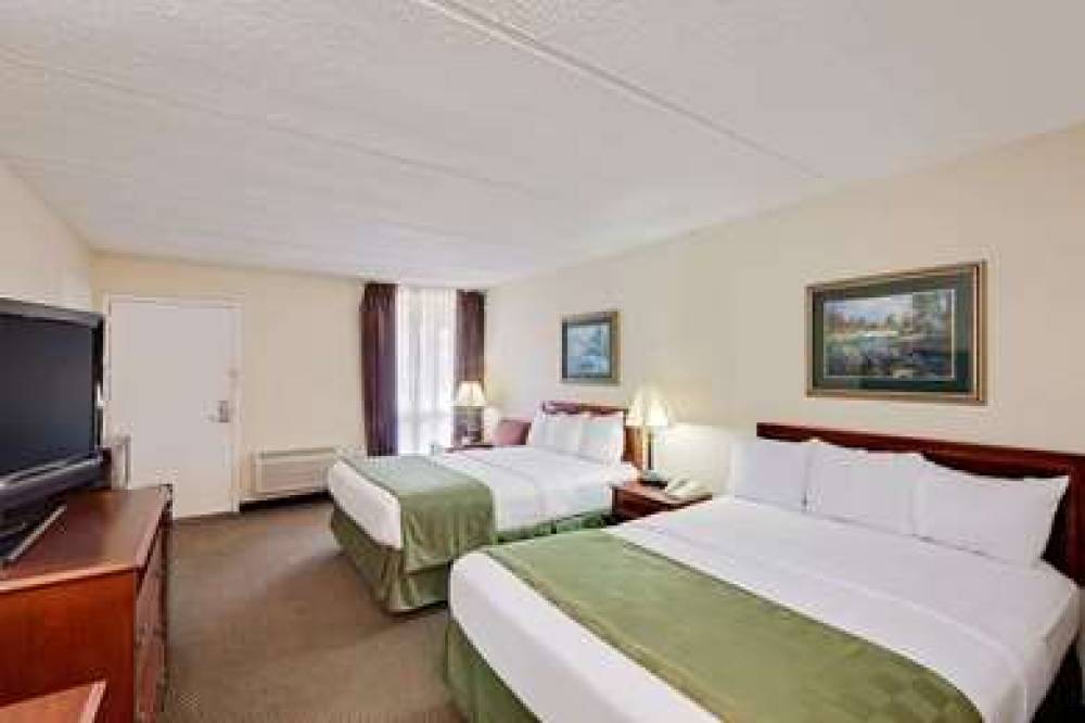 DAYS INN BAY CITY 1