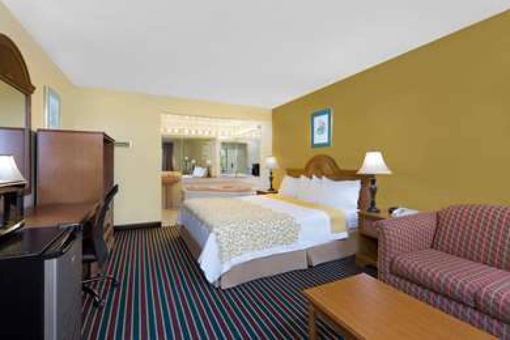Days Inn Biscoe 10