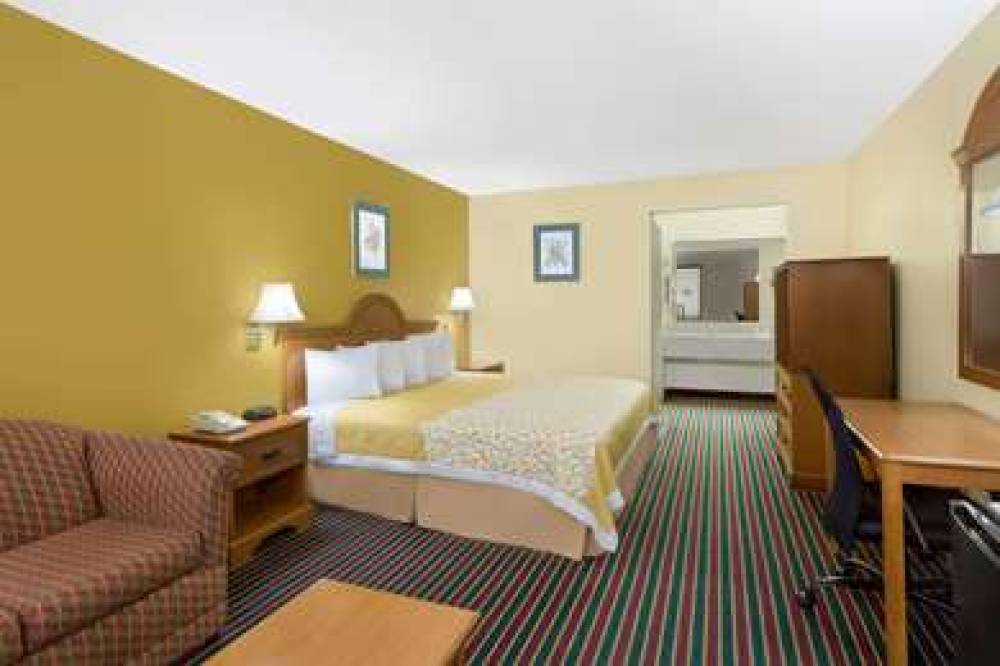 Days Inn Biscoe 6