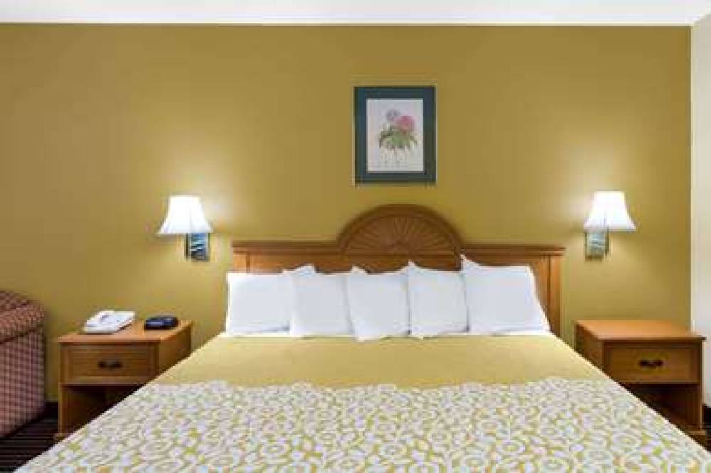 Days Inn Biscoe 9