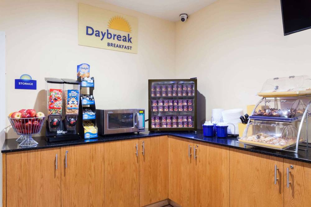DAYS INN BROOKLYN CROWN HEIGHT 7