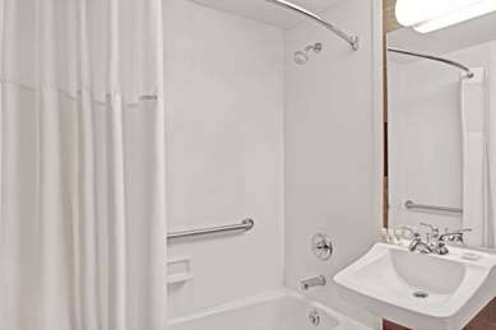 Days Inn Brooklyn 7