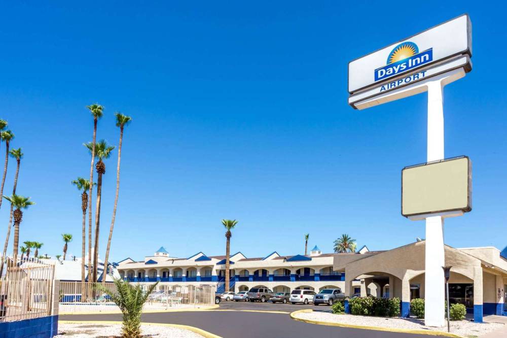 Days Inn By Wyndham Airport Phoenix