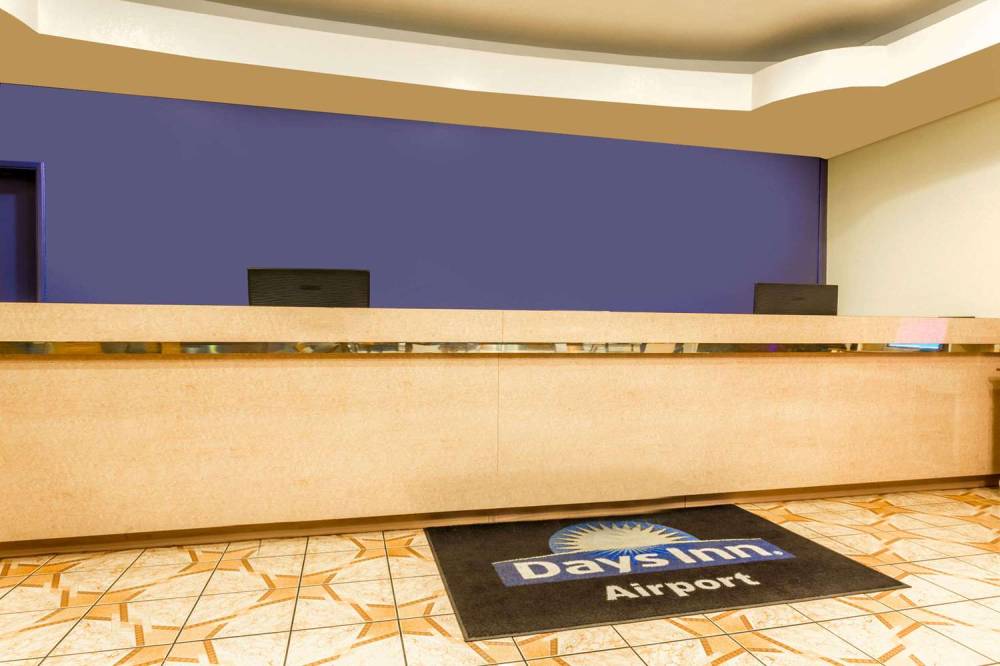 Days Inn By Wyndham Airport - Phoenix 2
