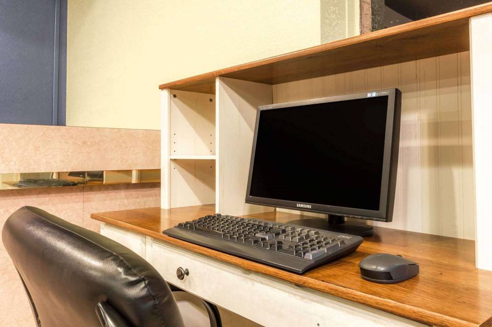 Days Inn By Wyndham Airport - Phoenix 6