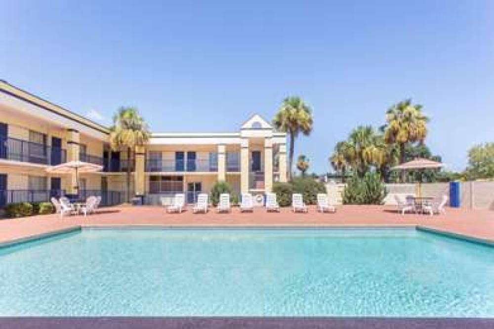 Days Inn By Wyndham Albany 3