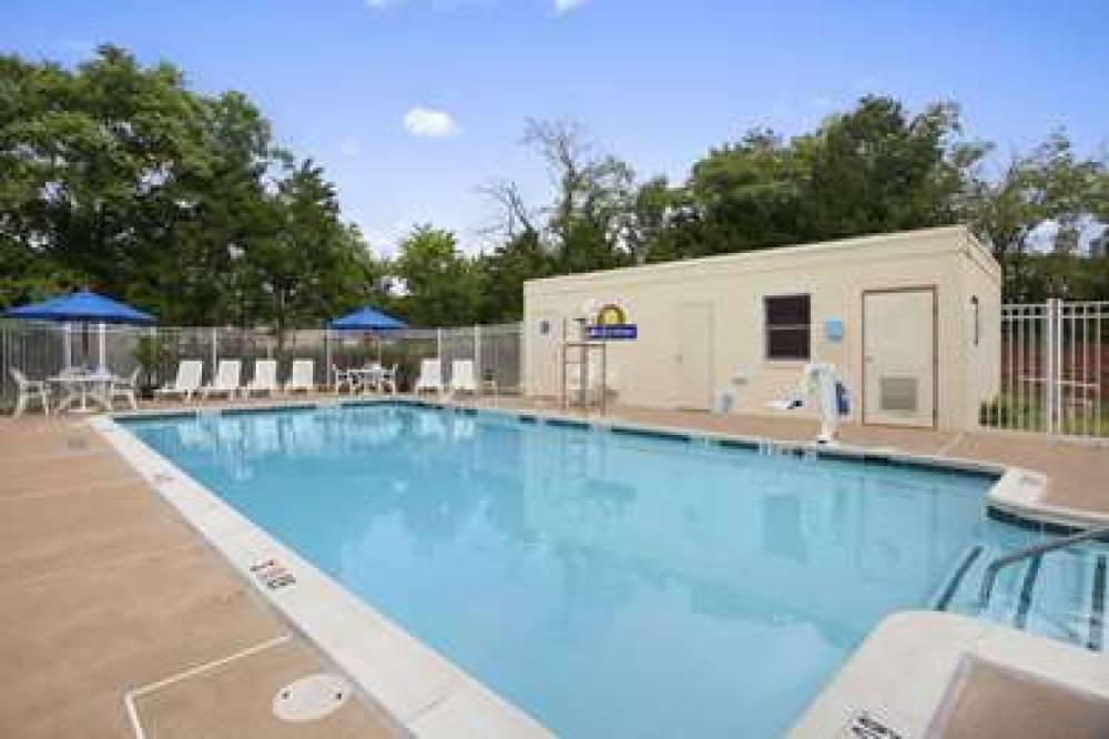 Days Inn By Wyndham Alexandria 4