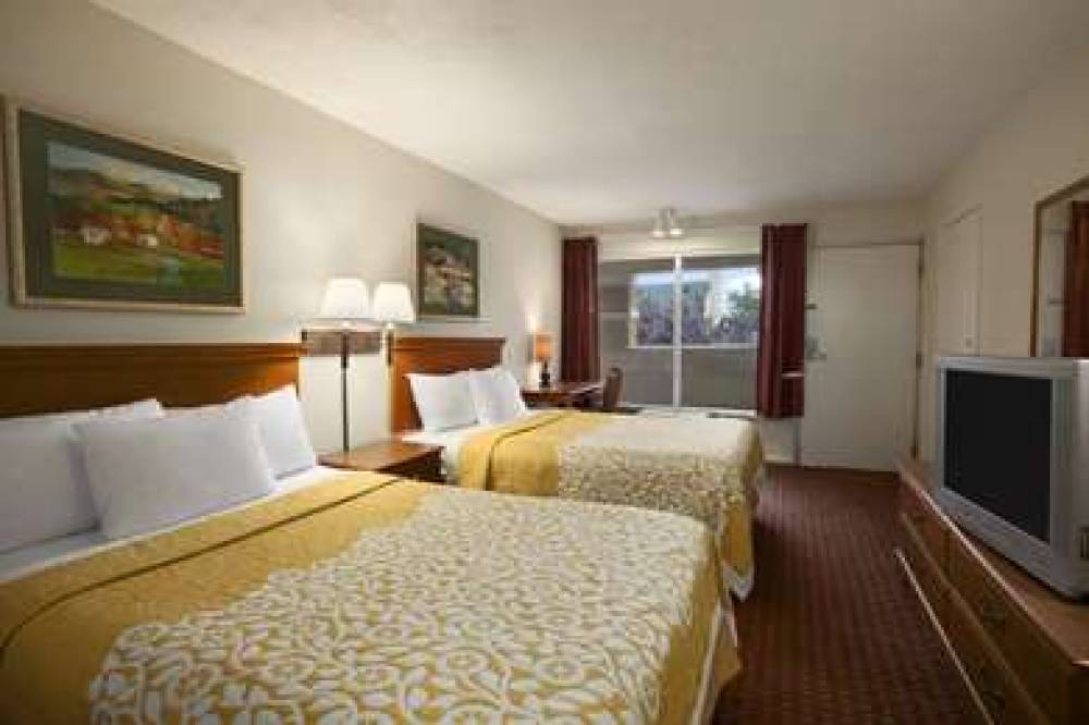 Days Inn By Wyndham Alexandria 6