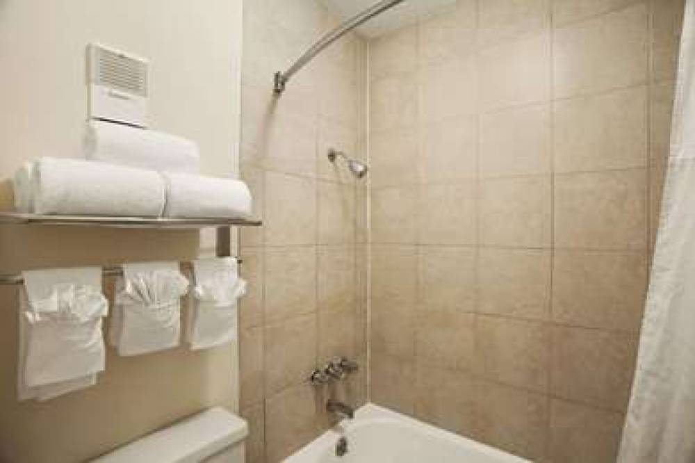 Days Inn By Wyndham Alexandria 7