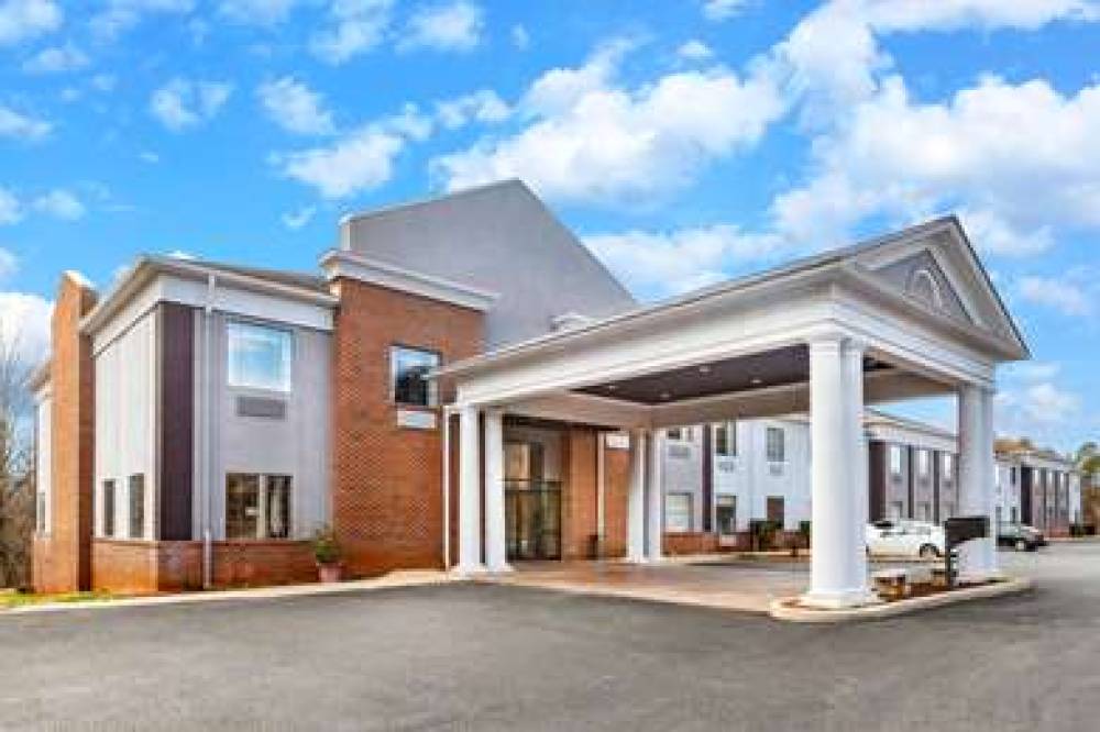 Days Inn By Wyndham Altavista 2