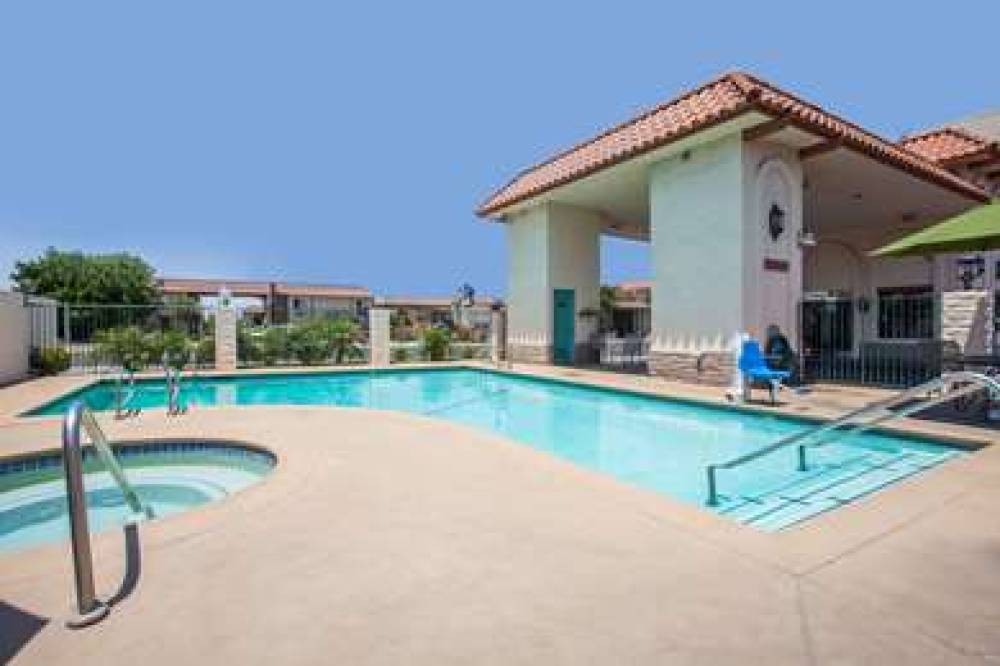 DAYS INN BY WYNDHAM ANAHEIM NE 6