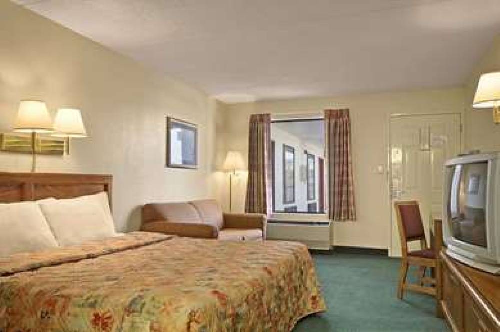 DAYS INN BY WYNDHAM APPLE VALLEY PI 4