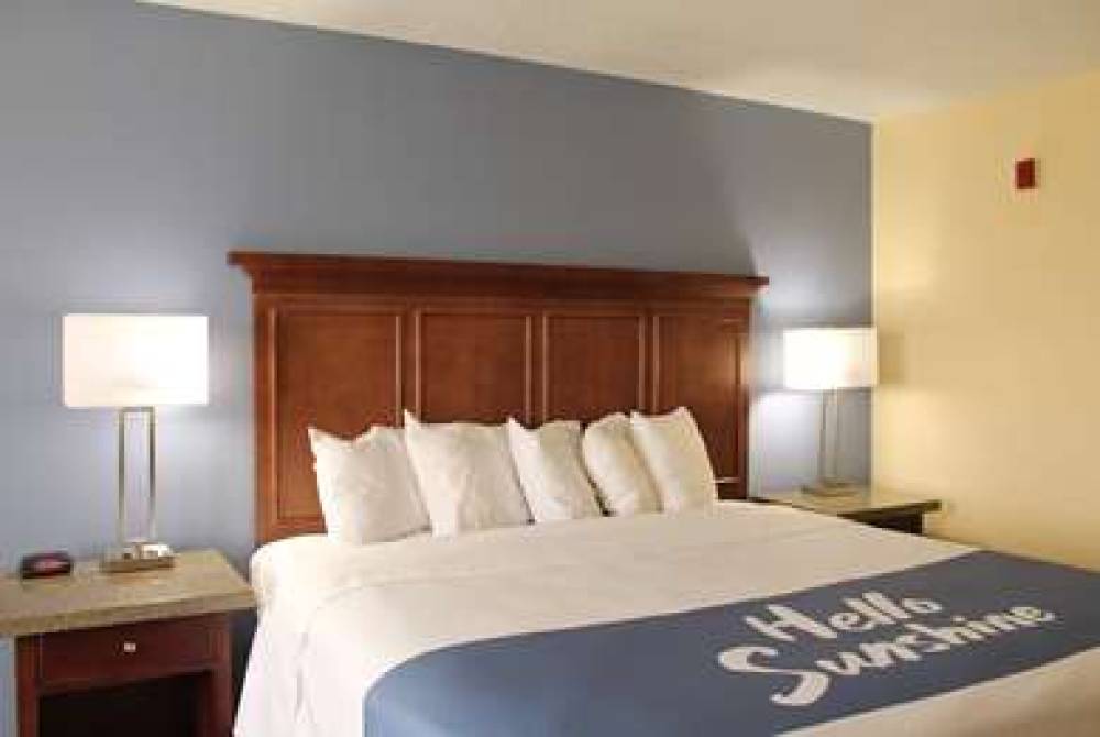 DAYS INN BY WYNDHAM BATAVIA OH 9