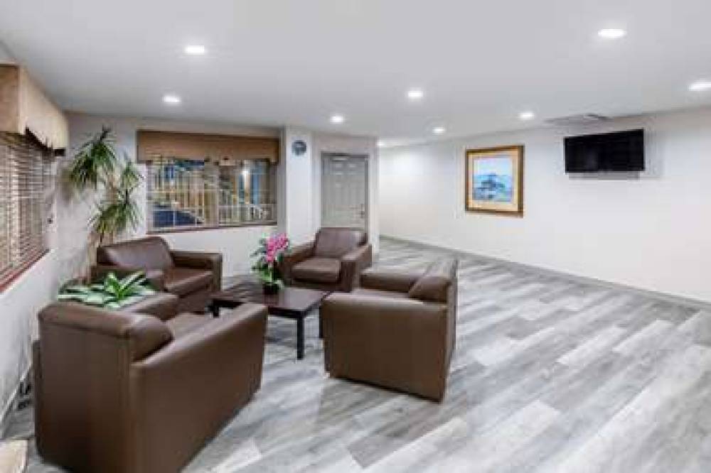 Days Inn By Wyndham Baytown Garth Road I10 East 7