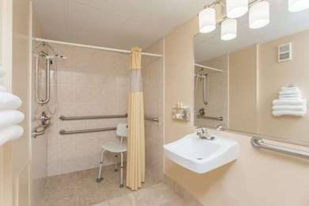 DAYS INN BY WYNDHAM, BRADENTON I-75 7