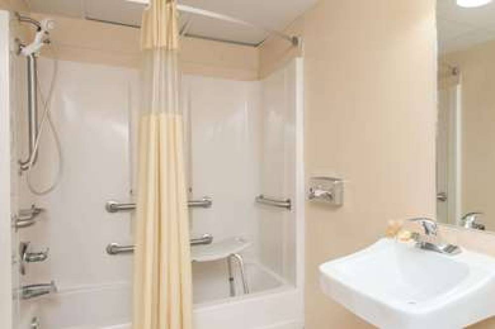 DAYS INN BY WYNDHAM, BRADENTON I-75 6