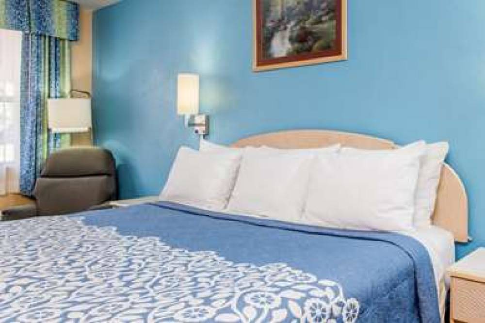 DAYS INN BY WYNDHAM, BRADENTON I-75 5